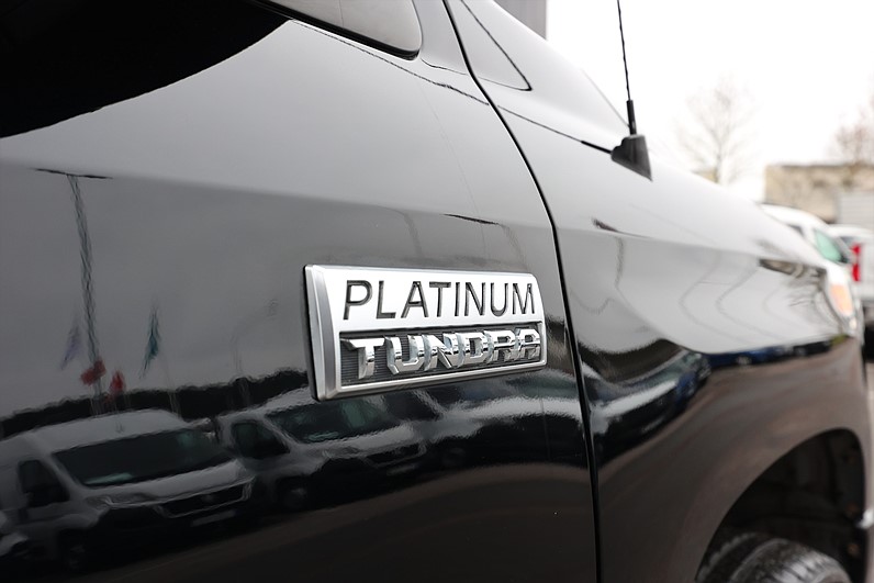 Toyota Tundra 5.7 V8 4WD 381hk Platinum Taklucka Drag JBL Flaklock