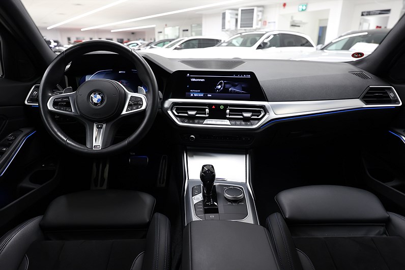 BMW 330e xDrive Touring 292hk M Sport Shadow Navi Drag