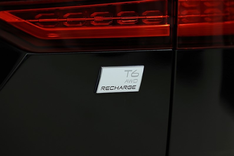 Volvo V60 Recharge T6 AWD Inscription Expr. Drag Värmare LEASBAR