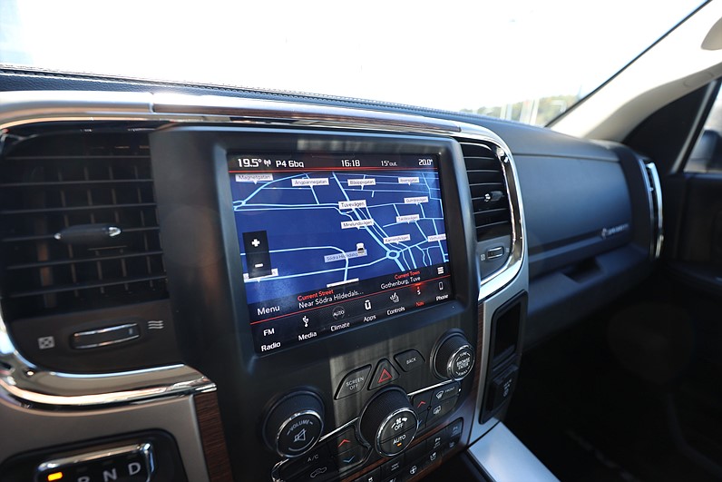 Dodge RAM 1500 5.7 4WD 401hk Laramie Drag MOMS