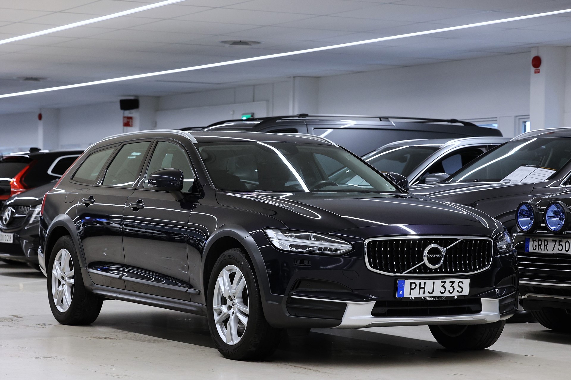 Volvo V90 Cross Country D4 AWD 190hk Momentum Navi Värmare