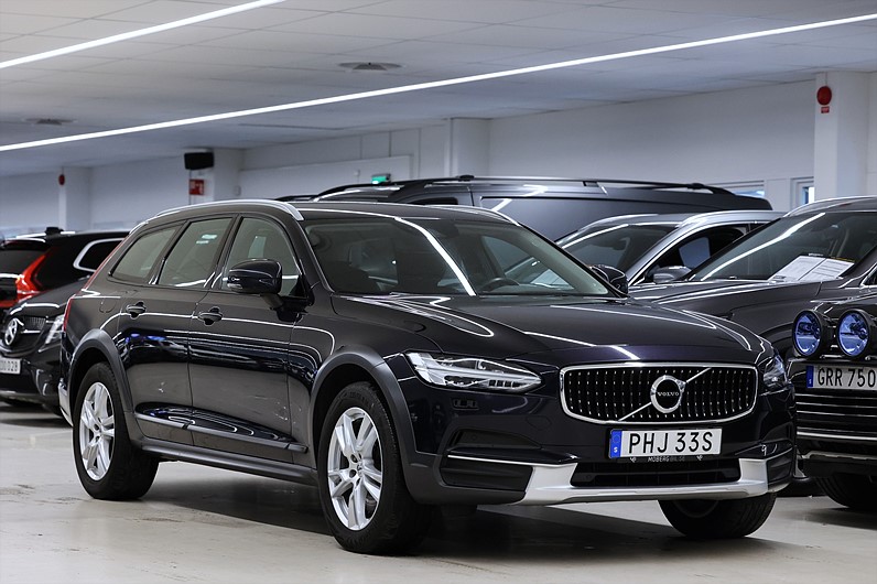 Volvo V90 Cross Country D4 AWD 190hk Momentum Navi Värmare