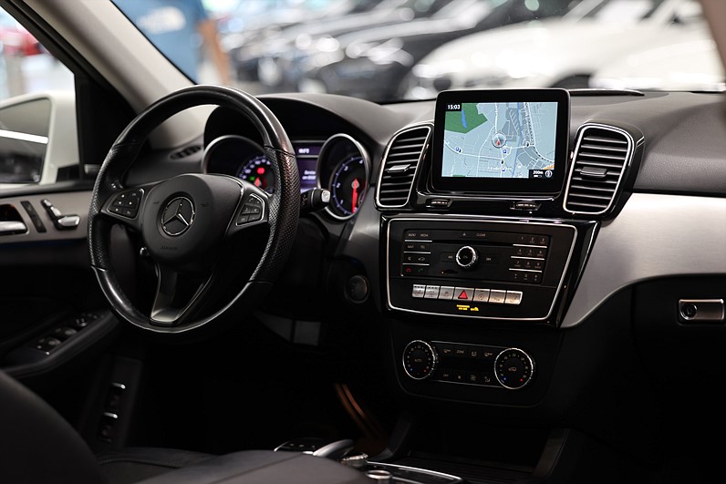 Mercedes-Benz GLE 350 d 4M 258hk AMG H/K Värmare 360° Drag