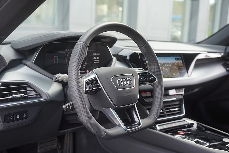 Audi E-Tron GT 60 quattro 476hk Matrix Cockpit Pano Omgående leverans