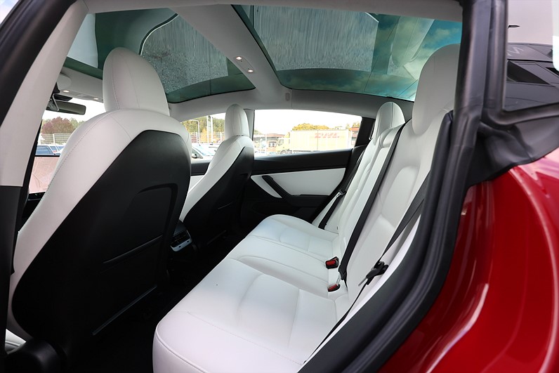 Tesla Model 3 Performance AWD 510hk Pano Premium Kolfiber