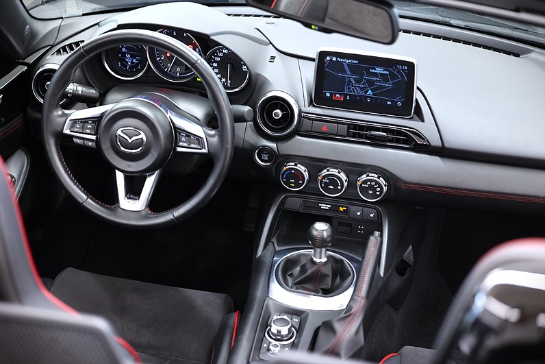 Mazda MX-5 2.0 160hk Sport Soft Top BOSE Navi Årskatt 1306:-