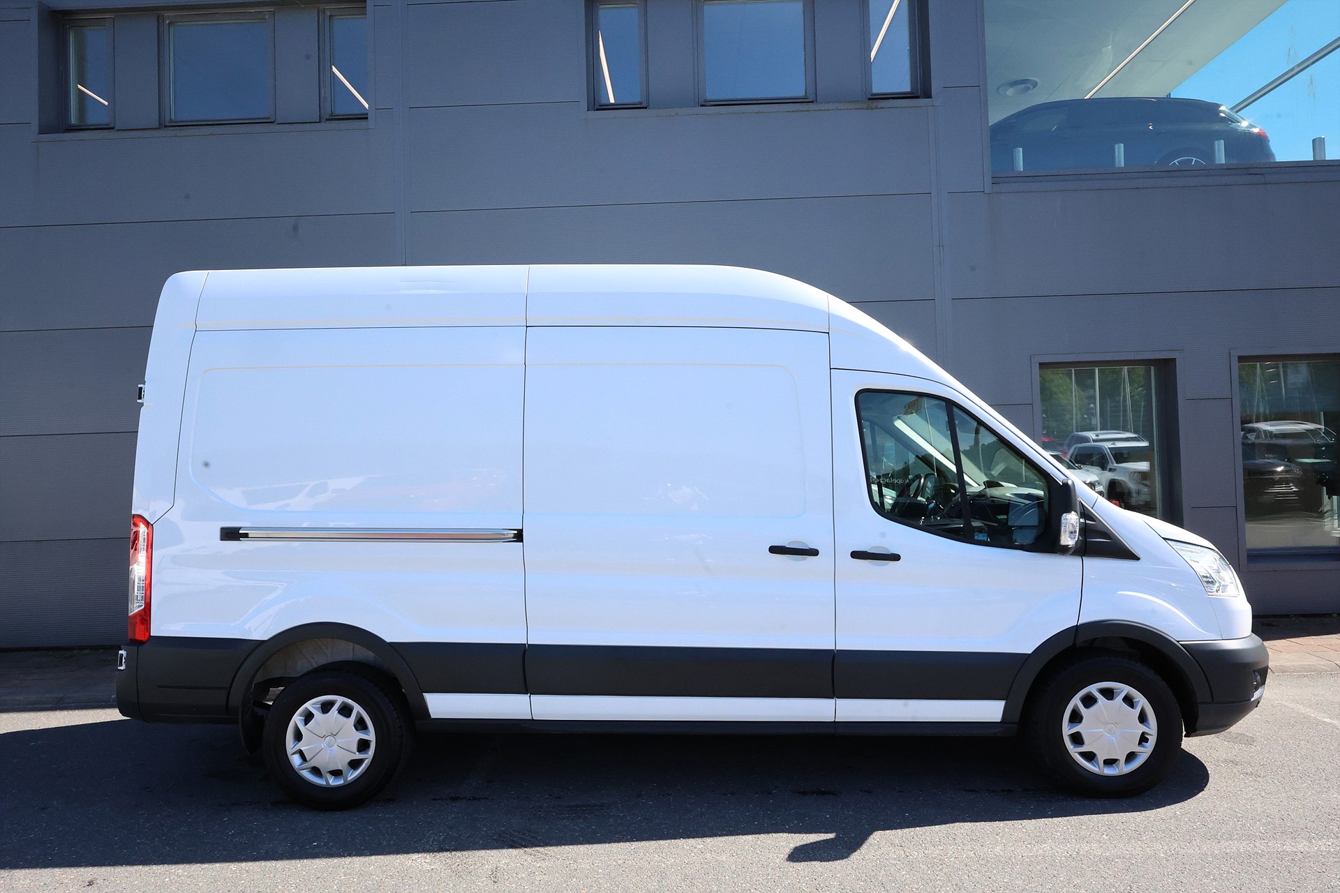 Ford Transit 350 2.0 TDCi 170hk L3H2 Drag Värmare MOMS