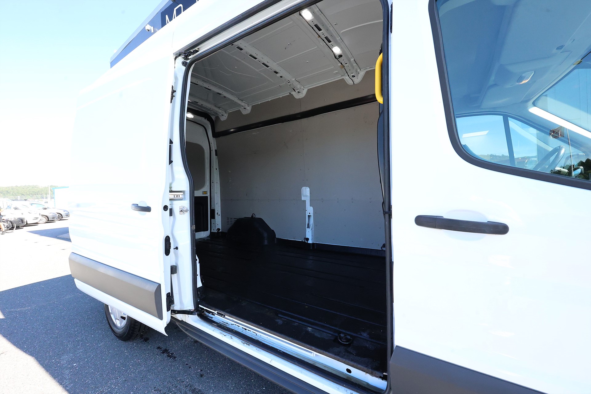 Ford Transit 350 2.0 TDCi 170hk L3H2 Drag Värmare MOMS