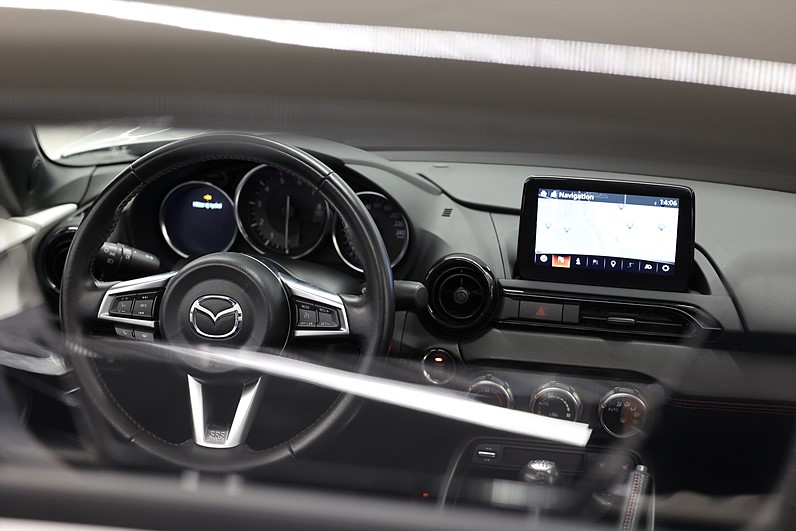Mazda MX-5 RF 1.5 132hk Targa Navi Skinn Årskatt 1042:-