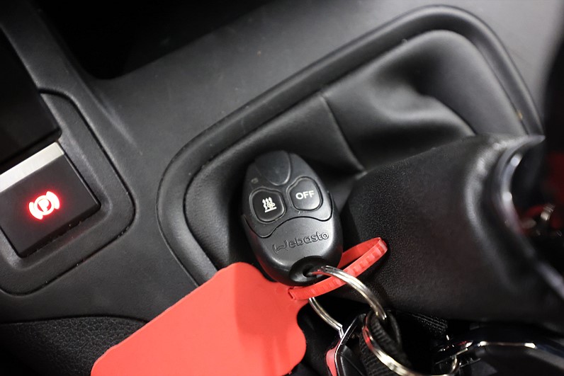 Toyota ProAce City 1.5D 100hk Värmare B-kamera Carplay LEASBAR