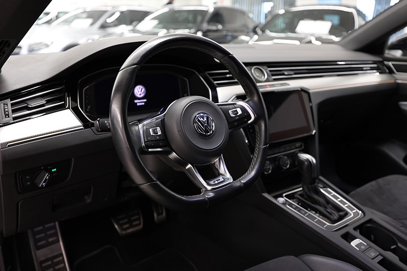 Volkswagen Arteon 2.0 TDI 4M 190hk R-Line Executive Cockpit Värmare