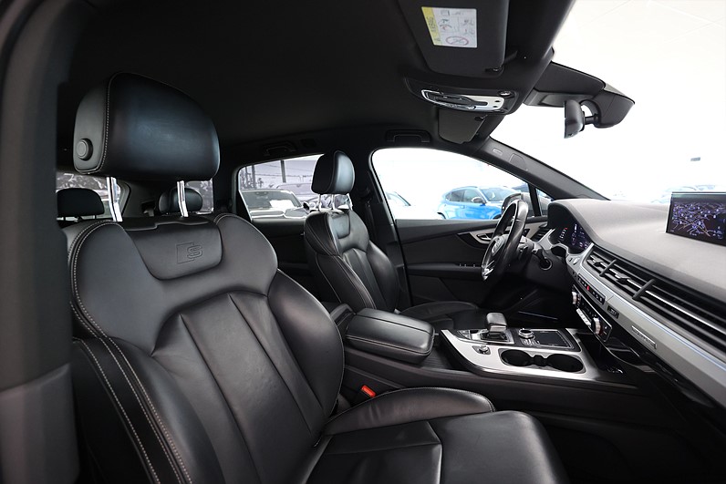 Audi Q7 3.0 TDI Q 272hk S-Line 7-sits BOSE Cockpit Takbox