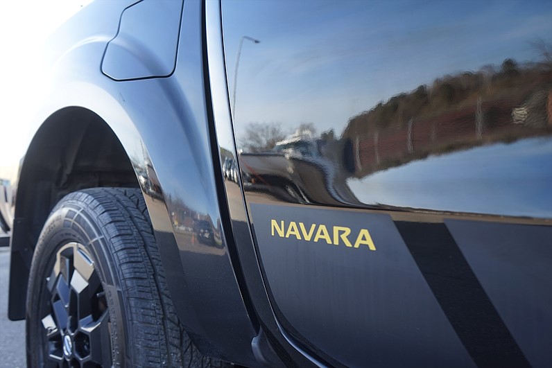 Nissan Navara 2.3 dCi 4WD 190hk Black Edt. Taklucka Drag LEASBAR