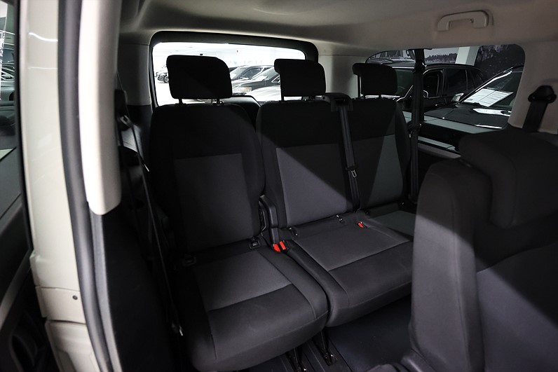 Peugeot Expert Traveller 2.0 177hk Business 9-Sits MOMS VAT