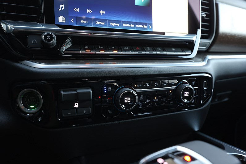 Chevrolet Silverado 1500 High Country 1878:- Årsskatt BOSE