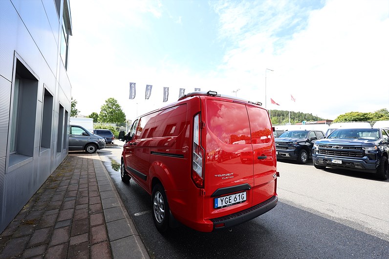 Ford Transit Custom 340 PHEV V-Inrett Qpax Värmare Årskatt 360:- LEASBAR