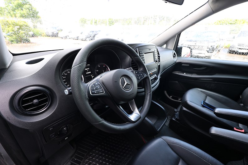 Mercedes-Benz Vito Mixto 119 d 4M 190hk X-lång Värmare Drag MOMS
