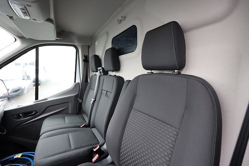 Ford E-Transit 350 198kW 269hk L3H3 Navi Värmare LEVKLAR