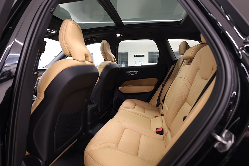 Volvo XC60 T6 AWD Recharge 340hk Inscription Pano H/K LEASBAR