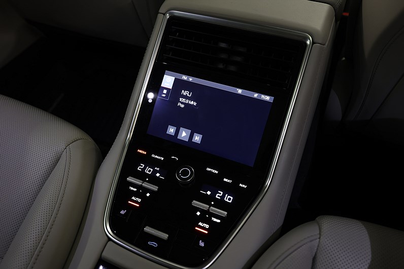 Porsche Panamera Turbo 550hk Sport Chrono BOSE Värmare Drag