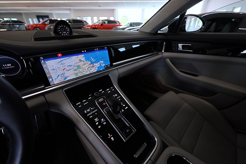 Porsche Panamera Turbo 550hk Sport Chrono BOSE Värmare Drag