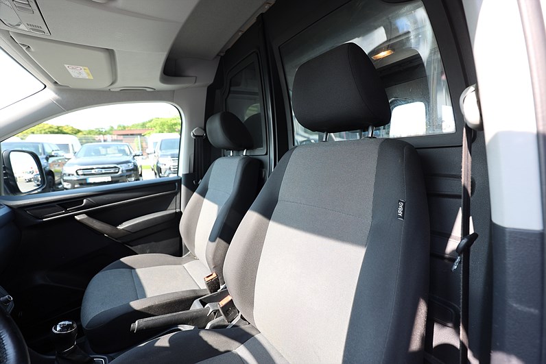 Volkswagen Caddy Maxi 2.0 TDI 102hk Värmare Drag LEASBAR