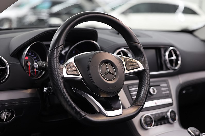 Mercedes-Benz SL 400 367hk AMG Paket Panorama Hard-Top Navi B-Kamera