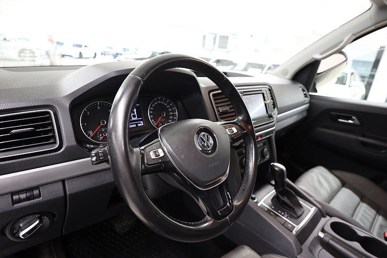 Volkswagen Amarok 3.0 TDI 4M 258hk Kåpa Skinn Värmare Drag MOMS