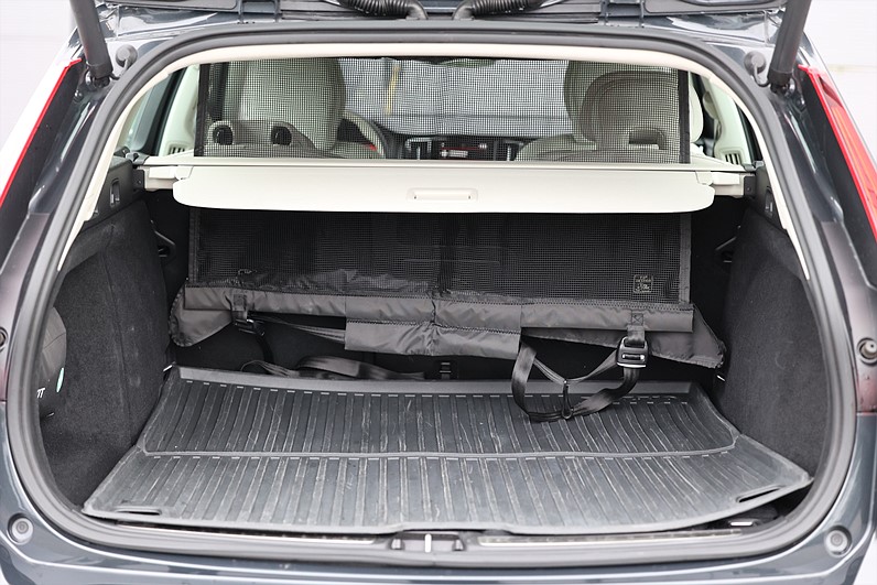 Volvo V60 T4 190hk Inscription HUD 360-kamera Keyless Drag