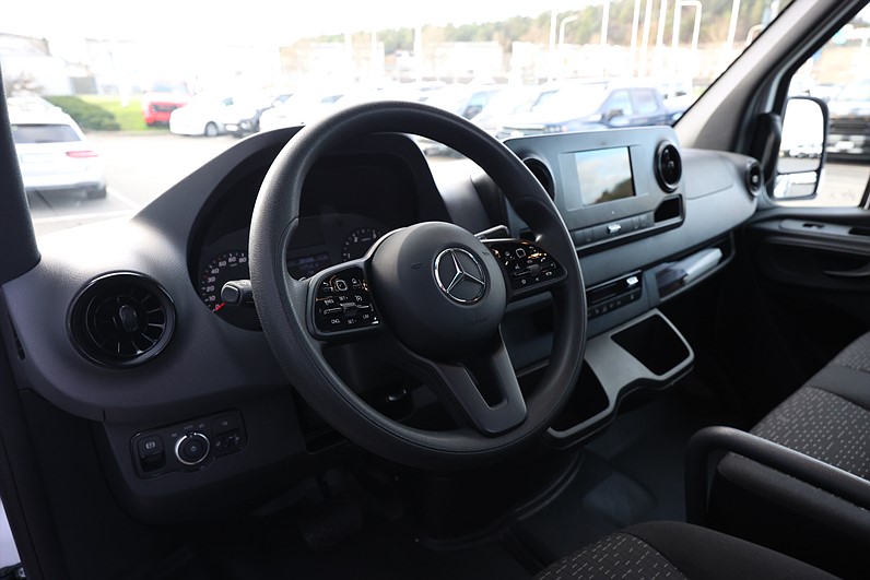 Mercedes-Benz Sprinter 316 CDI 163hk Flakbil Värmare Låg skatt