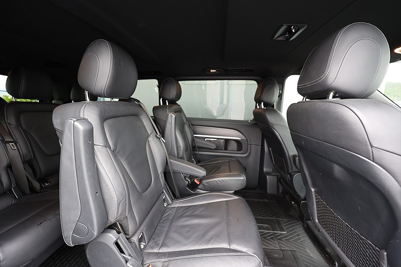 Mercedes-Benz V 300d 4M 239hk AMG Line 7 Sits Burmester LEASBAR