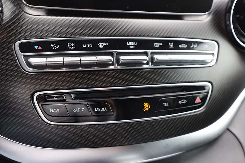 Mercedes-Benz V 300d 4M 239hk AMG Line 7 Sits Burmester LEASBAR