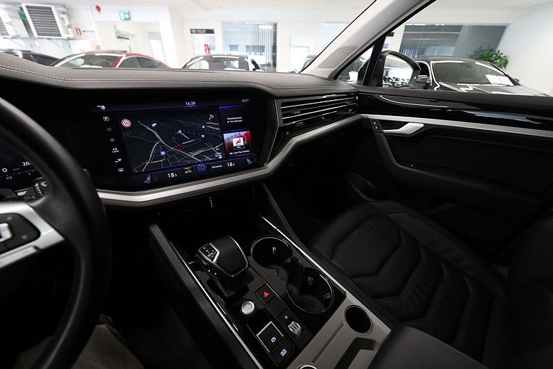 Volkswagen Touareg 3.0 V6 TDI 4M 286hk Executive Värmare Drag
