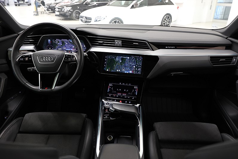 Audi E-Tron 55 quattro 408hk S-Line Pano B&O Matrix LEASEBAR