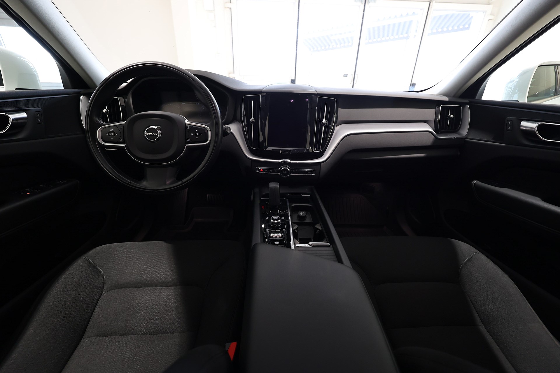 Volvo XC60 B4 197hk Momentum Adv Keyless B-kamera Drag