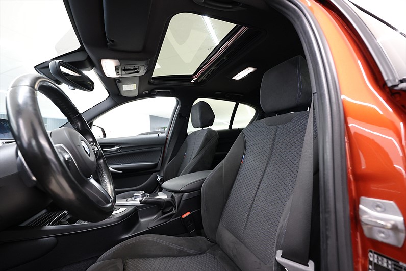 BMW M140i xDrive 340hk M Sport Taklucka H/K Navi Keyless