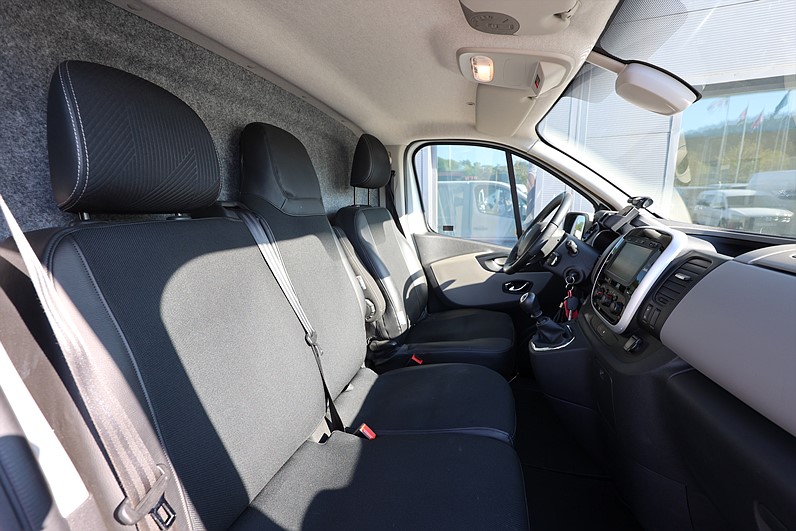 Renault Trafic 1.6 dCi 125hk Nordic Line Värmare Drag MOMS