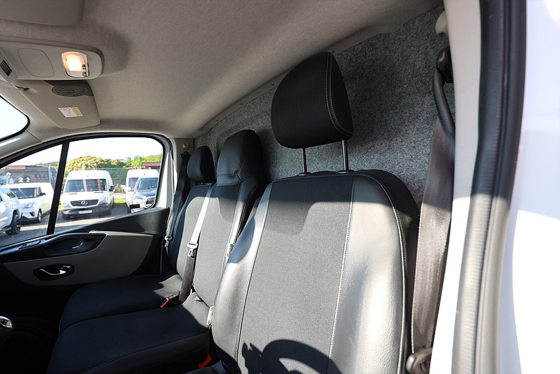 Renault Trafic 1.6 dCi 125hk Nordic Line Värmare Drag MOMS