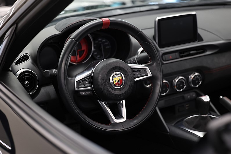Fiat Abarth 124 Spider 170hk Record Monza BOSE Premium