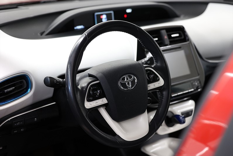 Toyota Prius Hybrid 122hk Active HUD Keyless B-kamera
