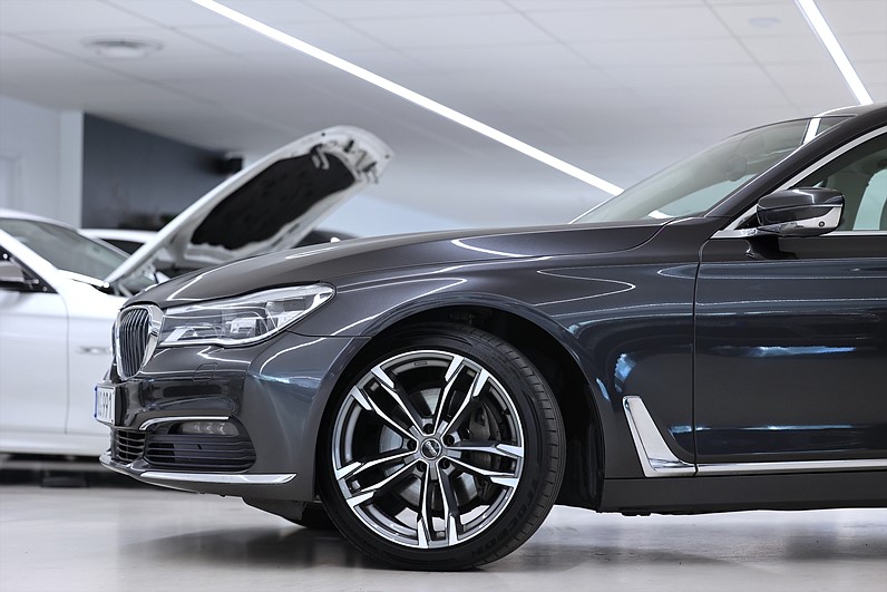 BMW 730d xDrive 265hk Taklucka H/K HUD Soft-Close Massage