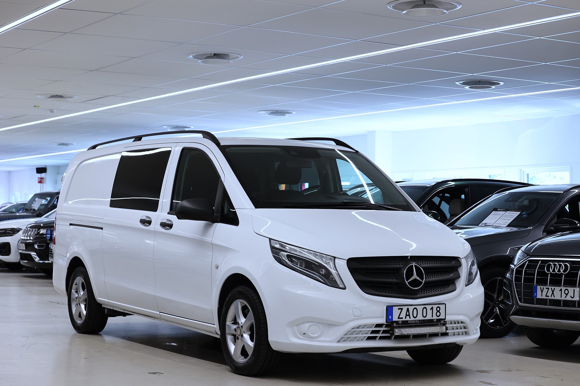 Mercedes-Benz Vito Mixto 119 4x4 V-inrett Värmare B-kamera Drag