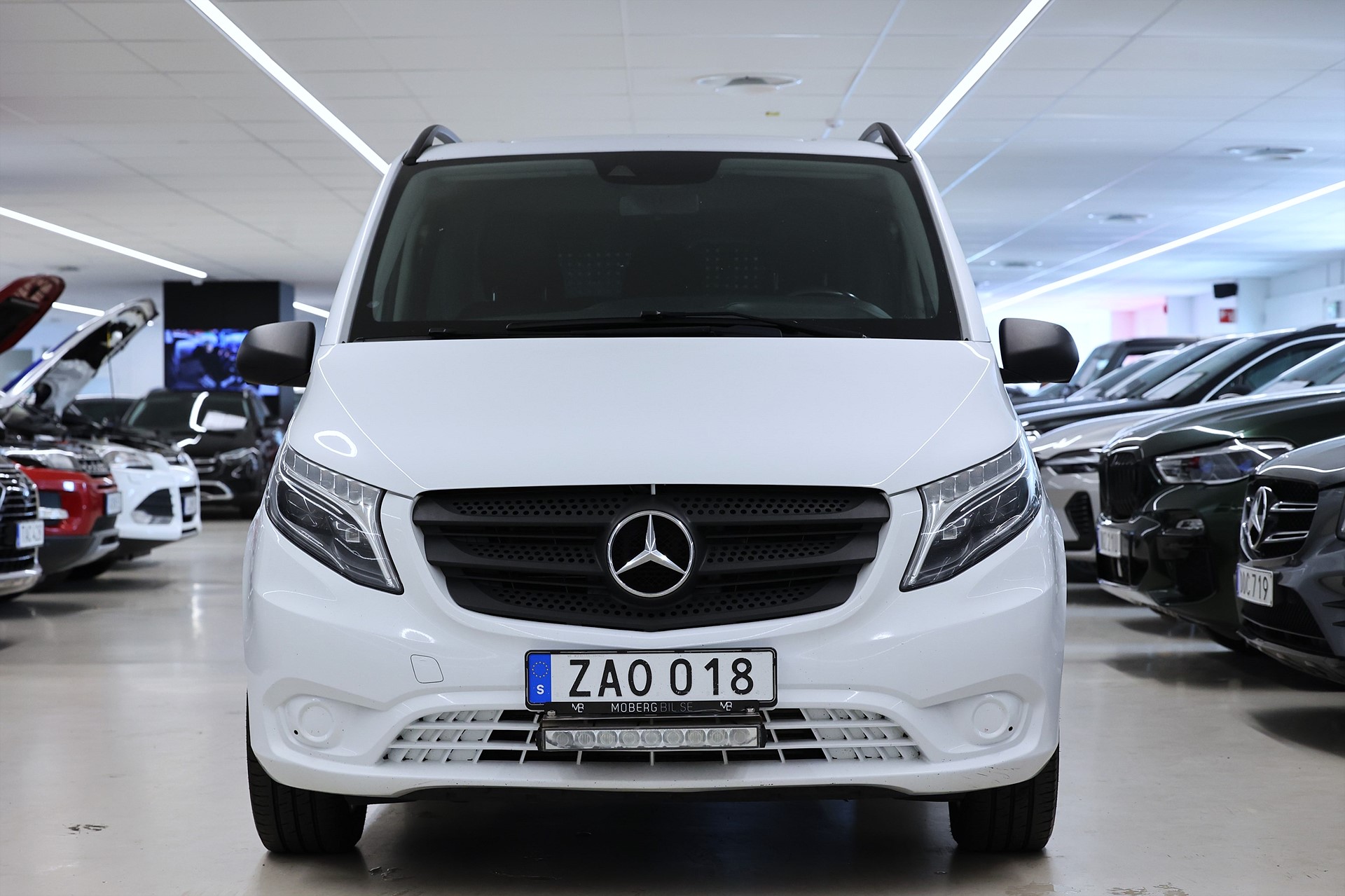 Mercedes-Benz Vito Mixto 119 4x4 V-inrett Värmare B-kamera Drag