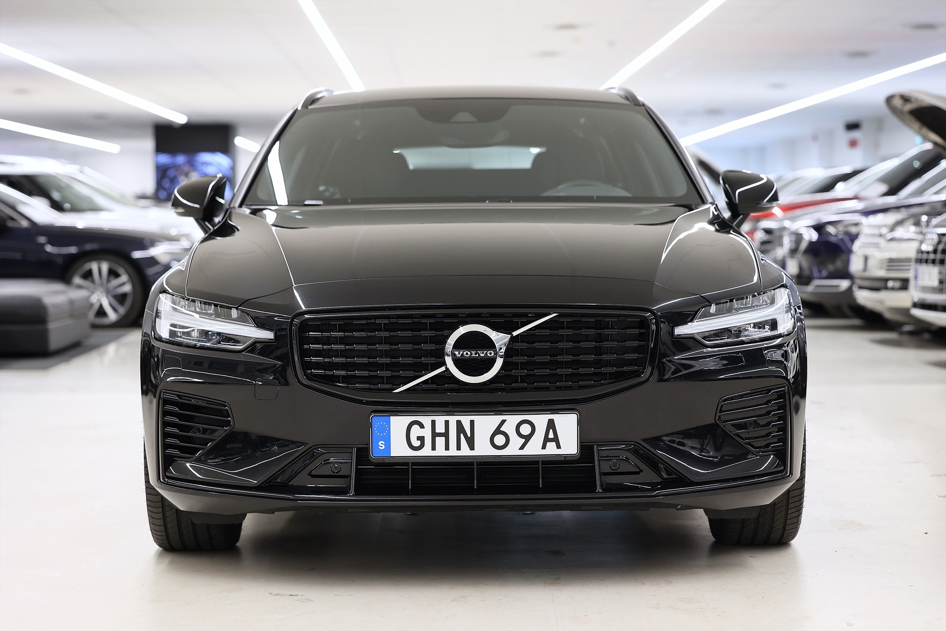 Volvo V60 Recharge T8 AWD R-Design Navi Keyless B-kamera