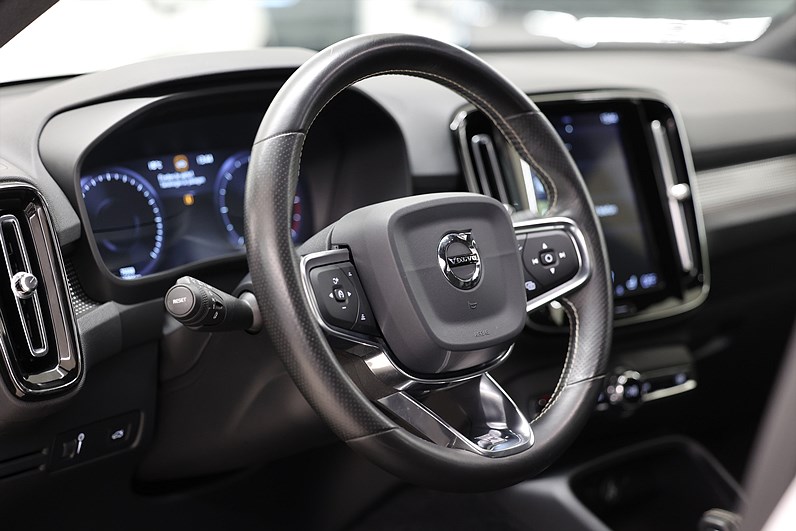 Volvo XC40 D3 150hk R-Design VOC Carplay Värmare