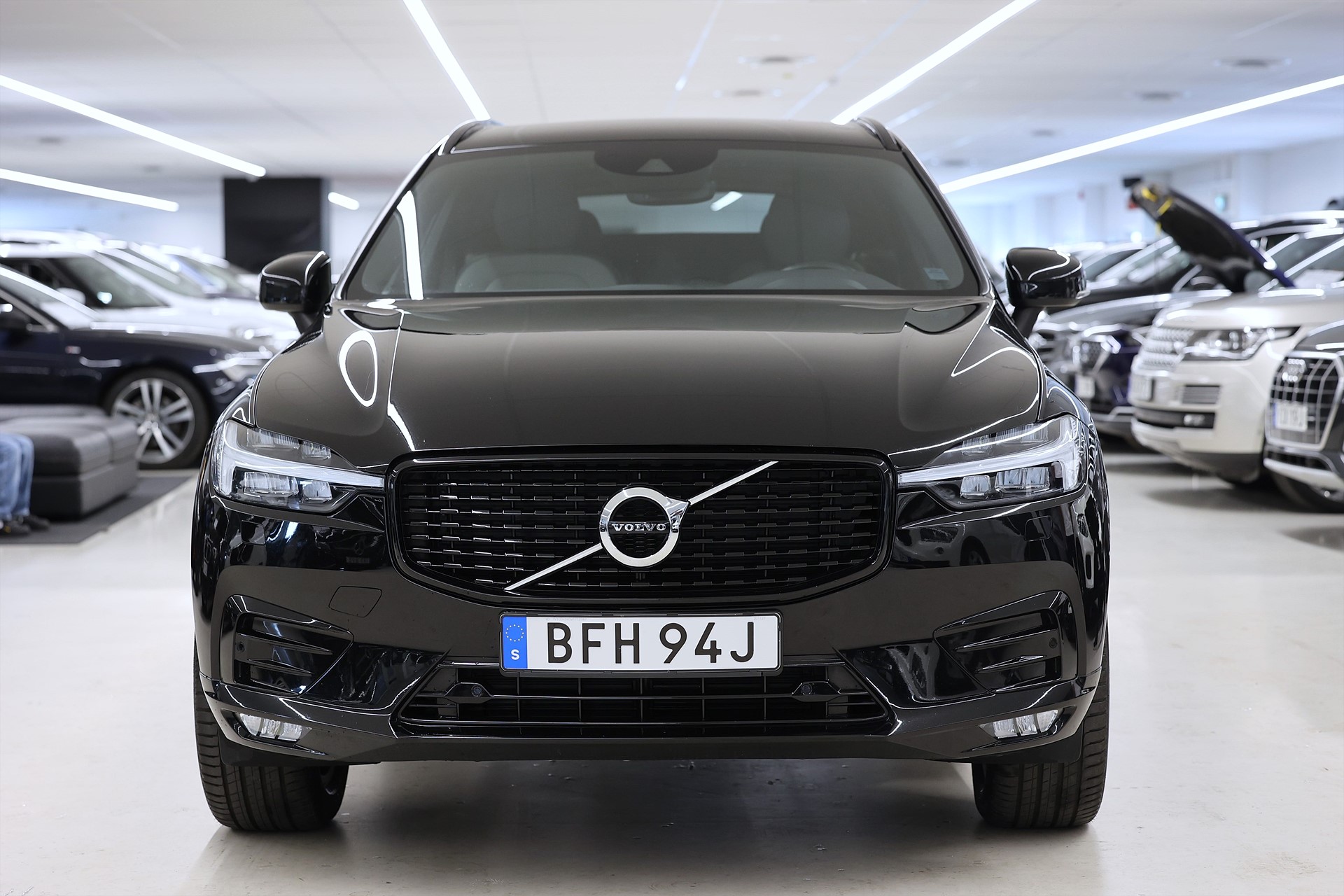 Volvo XC60 B4 AWD 197hk R-Design H/K Keyless Navi Drag