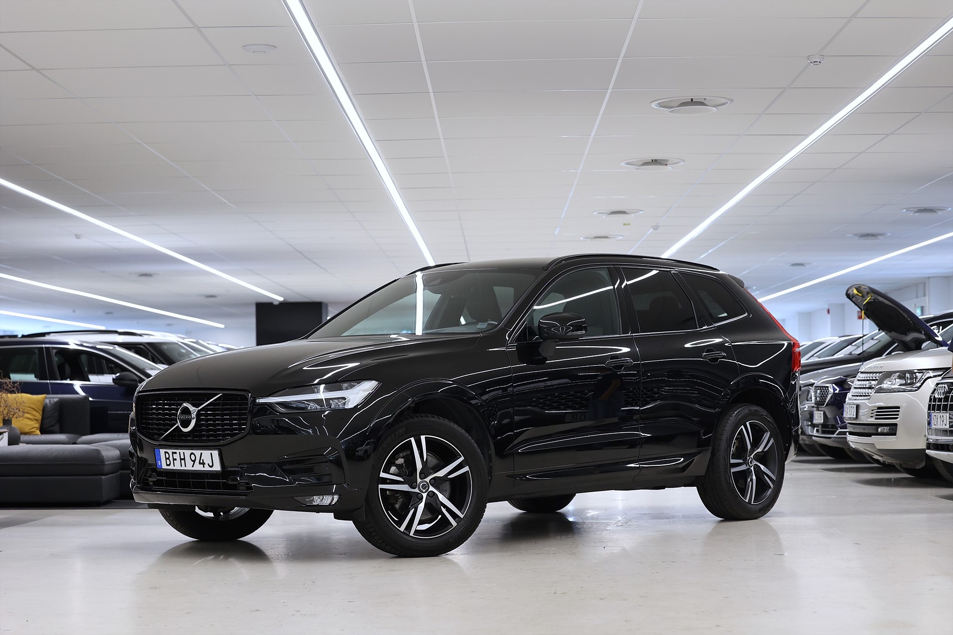 Volvo XC60 B4 AWD 197hk R-Design H/K Keyless Navi Drag