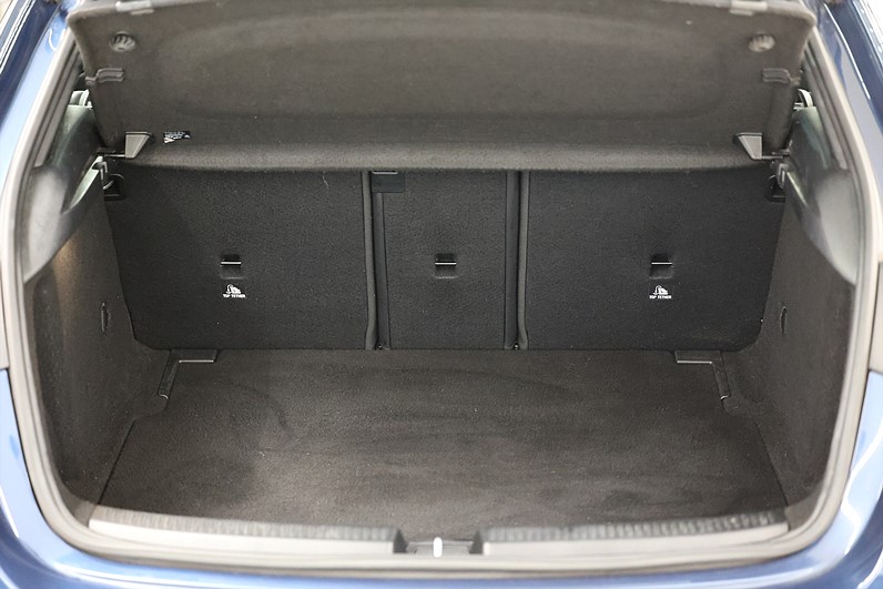 Mercedes-Benz A 180 136hk Progressive Skinn B-kamera Carplay