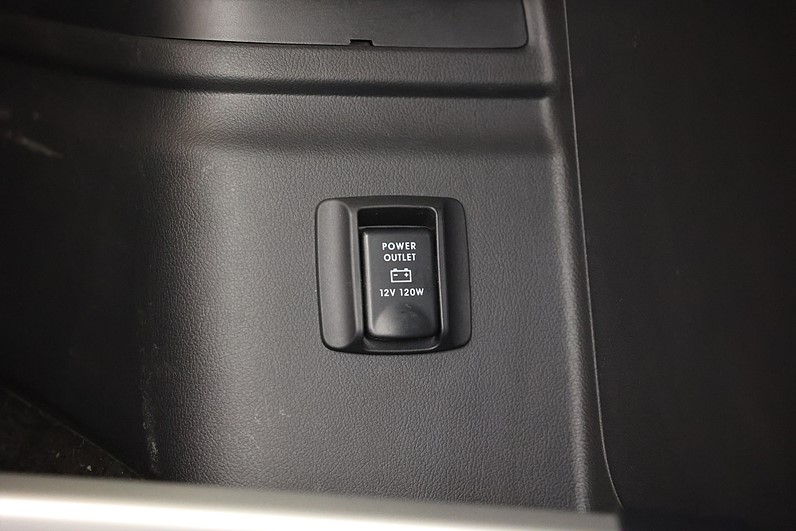 Mitsubishi Outlander 2.0 4WD 150hk Business Keyless B-kamera Carplay