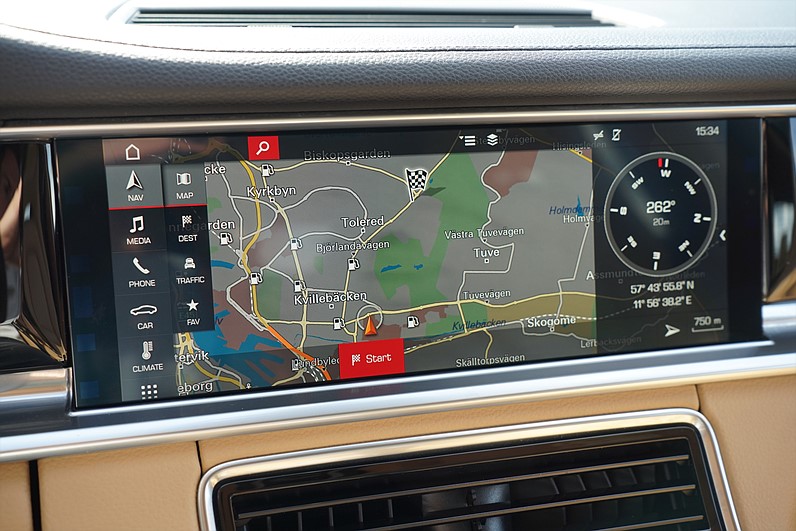 Porsche Panamera 4 Sport Turismo 330hk Pano Navi